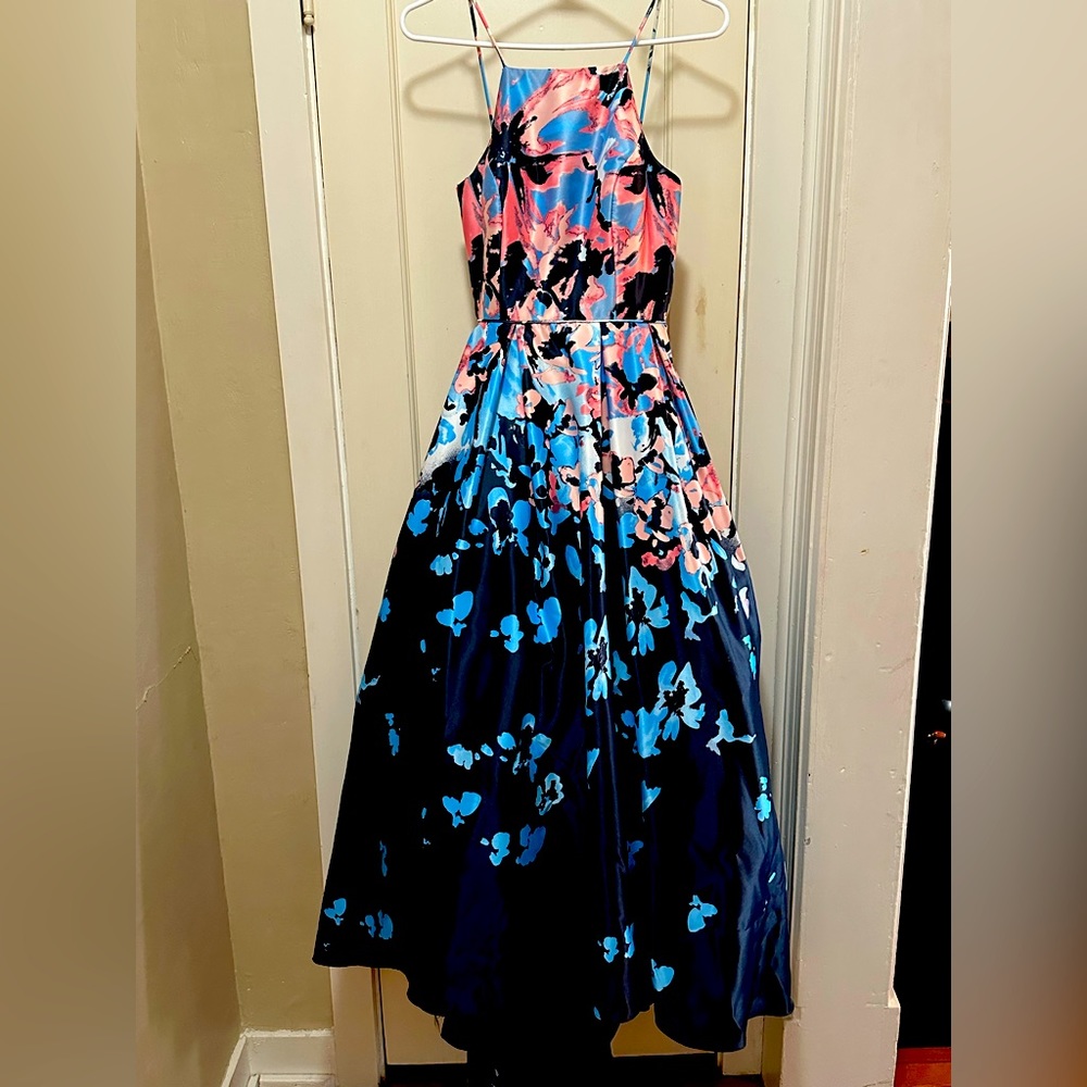 Size 6 PROM or GALA EVENT dress!